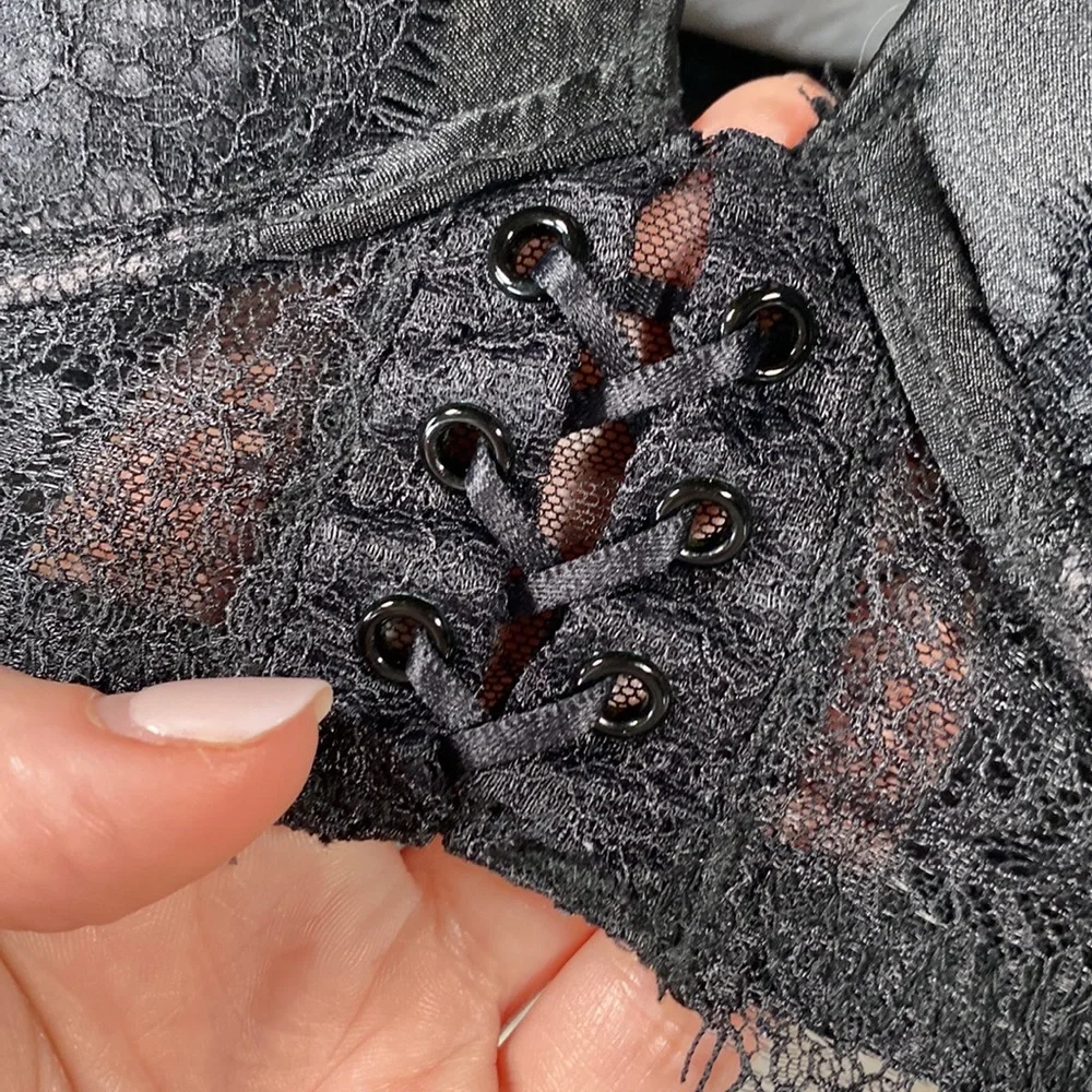 VS • Very Sexy High Neck Chantilly Lace Push Up Bra